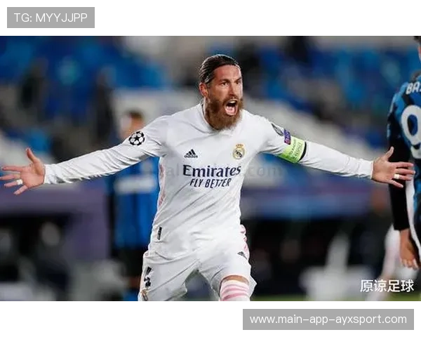 AC米兰吉鲁头球摆渡助攻一锤定音