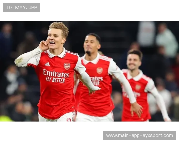 布莱顿高位逼抢执行到位，反抢成功率高