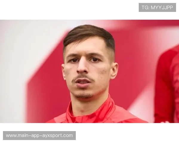 萨拉戈萨租借加盟罗马，寻求更多出场时间证明实力